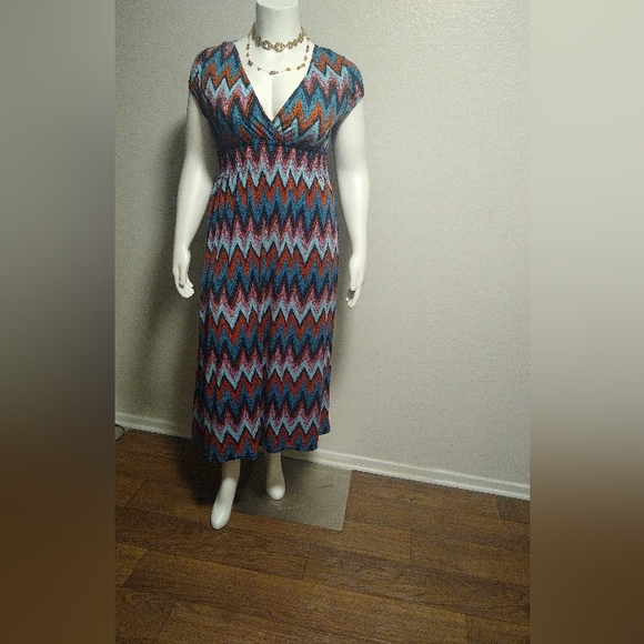 Relaxx Multicolored Short Sleeves Maxi Dress 3X - Picture 7 of 10